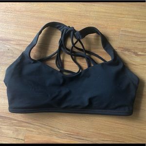 Lululemon Free to be bra